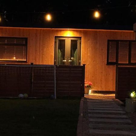 Cozy Cabin With Modern Comforts Wootton  المظهر الخارجي الصورة